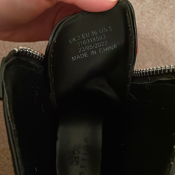 ASOS chunky zipper black leather boot booties size 5/35 the row lookalike - Picture 9 of 9